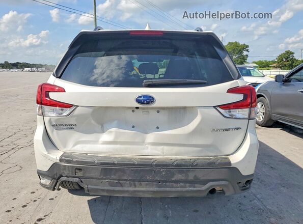 JF2SKAEC8NH444605 2022 SUBARU FORESTER White Widok z tyłu