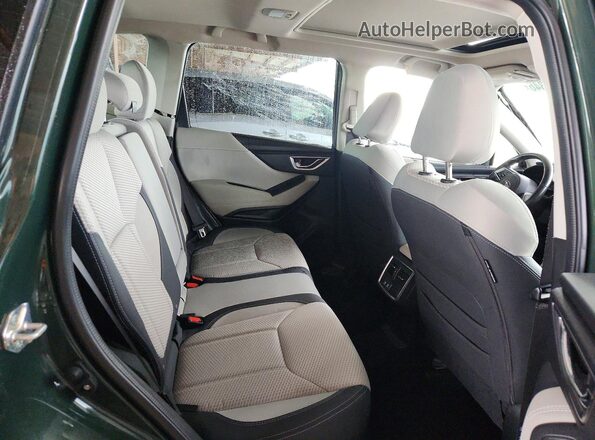 JF2SKAEC8NH467902 2022 SUBARU FORESTER Green Vista de los asientos traseros