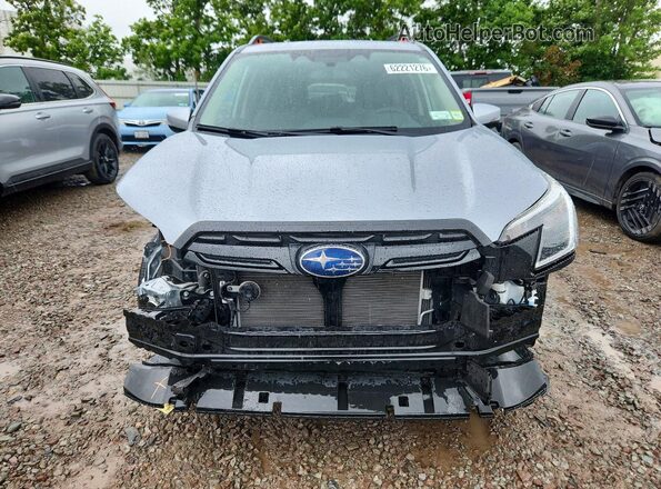 JF2SKAECXRH482715 2024 SUBARU FORESTER Серебряный Вид спереди