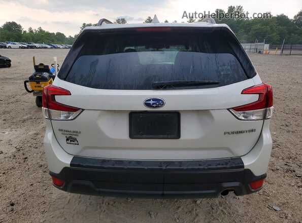 JF2SKAFC3MH486760 2021 SUBARU FORESTER White Rear view