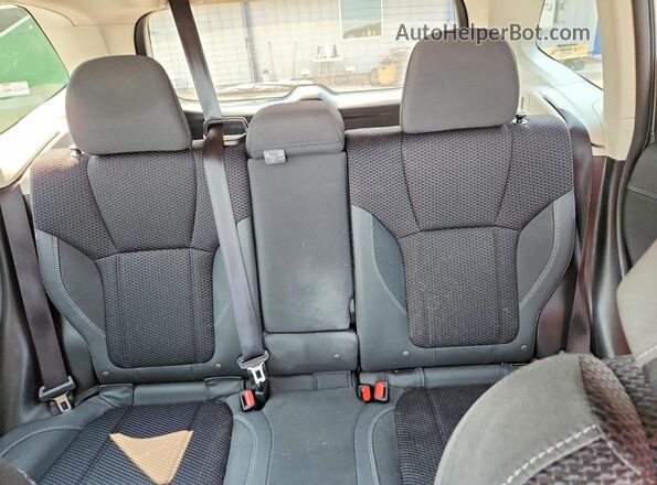 JF2SKAFC8MH409818 2021 SUBARU FORESTER Серебряный Вид задних сидений
