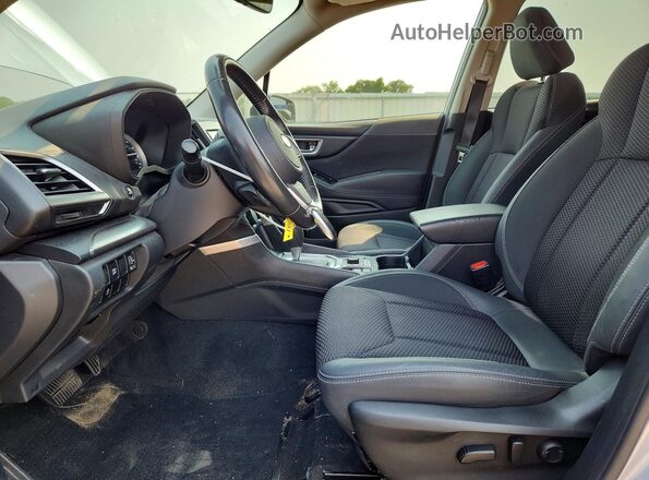 JF2SKAFC8MH409818 2021 SUBARU FORESTER Серебряный Вид салона спереди