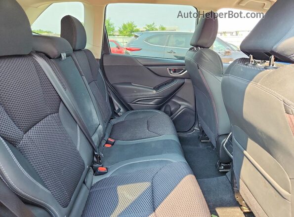JF2SKAFC8MH409818 2021 SUBARU FORESTER Серебряный Вид задней части салона
