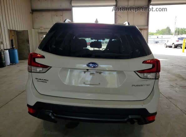 JF2SKAGC2KH440767 2019 SUBARU FORESTER White Հետևի տեսք