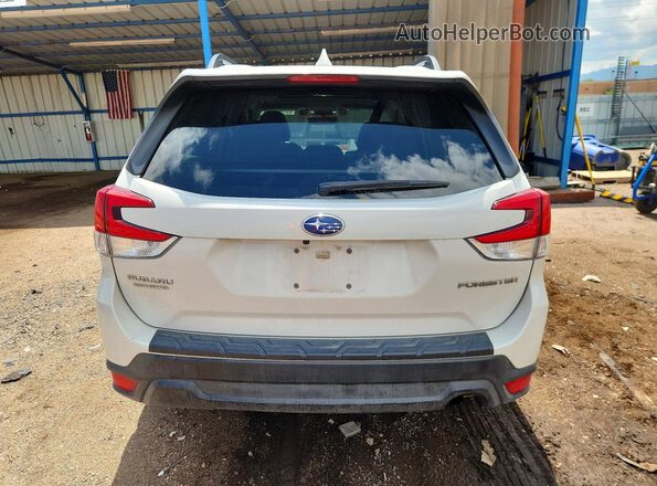 JF2SKAGC9LH467059 2020 SUBARU FORESTER White Вид ззаду