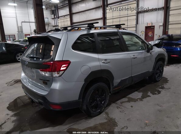 JF2SKAHC1RH484249 2024 SUBARU FORESTER Silver Trasero derecho