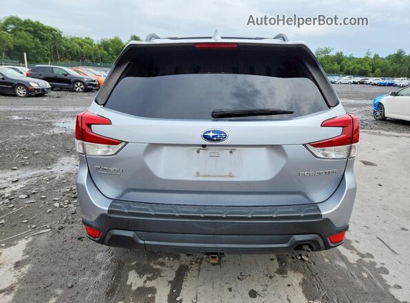 JF2SKAJC0MH499845 2021 SUBARU FORESTER Silver Widok z tyłu
