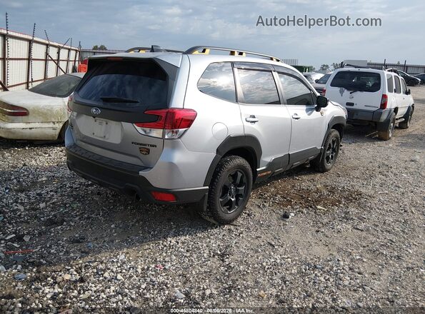 JF2SKAJC0RH410654 2024 SUBARU FORESTER Серебряный Задняя правая четверть