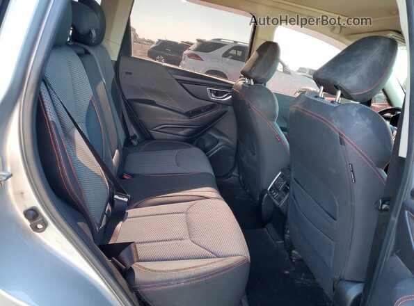 JF2SKAJC1KH421300 2019 SUBARU FORESTER Silver Вид задніх сидінь