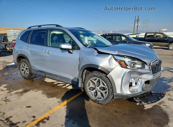 JF2SKAJC2MH592415 2021 SUBARU FORESTER Silver Przód prawy