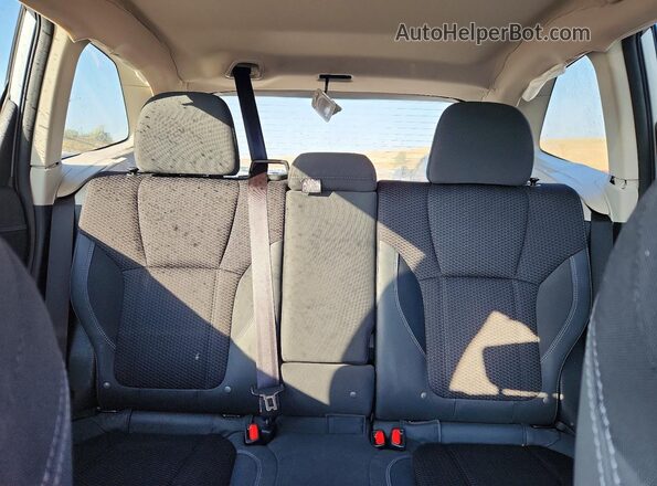 JF2SKAJC2MH592415 2021 SUBARU FORESTER Silver Widok tylnych siedzeń