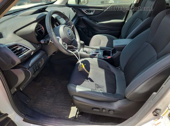 JF2SKAJC3LH453103 2020 SUBARU FORESTER White Vista interior delantera