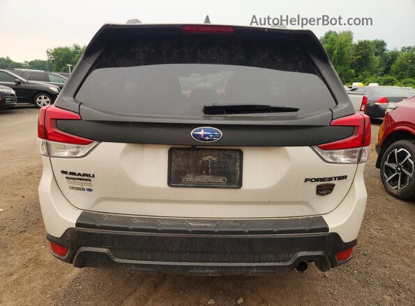 JF2SKAJC3RH497336 2024 SUBARU FORESTER White Հետևի տեսք