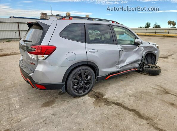 JF2SKAJC4NH503137 2022 SUBARU FORESTER Silver Trasero derecho