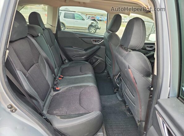 JF2SKAJC5MH446705 2021 SUBARU FORESTER Silver Widok tylnych siedzeń