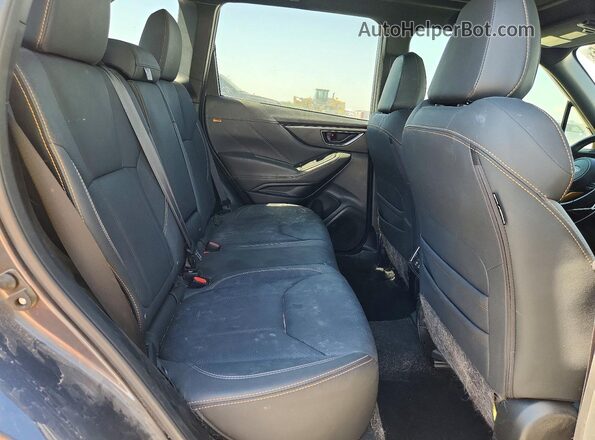 JF2SKAJC6RH520480 2024 SUBARU FORESTER Charcoal Rear interior view