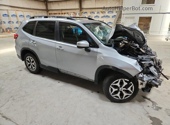JF2SKAJC7LH432433 2020 SUBARU FORESTER Silver 
