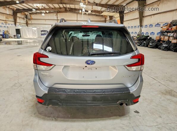 JF2SKAJC7LH432433 2020 SUBARU FORESTER Silver Rear view
