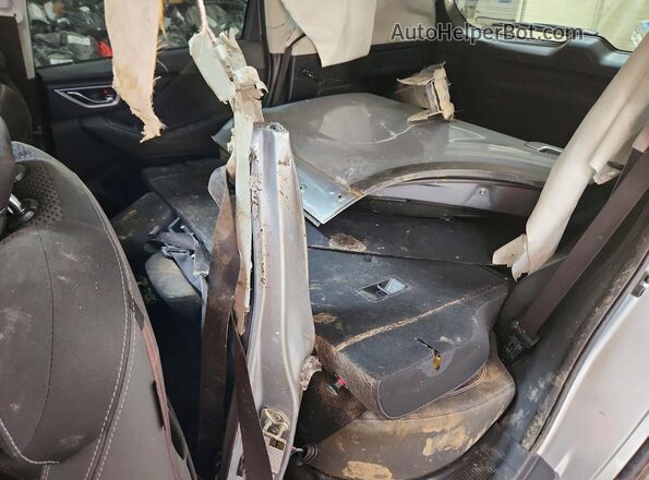 JF2SKAJC7LH432433 2020 SUBARU FORESTER Silver Rear seats view