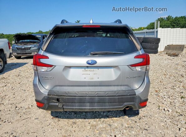 JF2SKAJC7LH432903 2020 SUBARU FORESTER Silver Вид ззаду