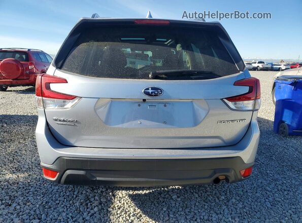 JF2SKAJC7MH416332 2021 SUBARU FORESTER Silver Rear view