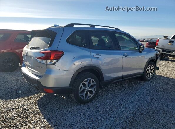 JF2SKAJC7MH416332 2021 SUBARU FORESTER Silver Rear right