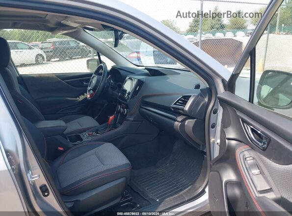 JF2SKAJCXPH515859 2023 SUBARU FORESTER Серебряный Вид салона спереди