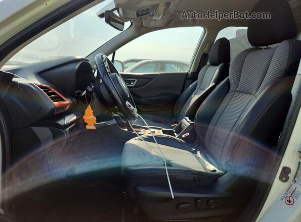 JF2SKAKC5KH445663 2019 SUBARU FORESTER Белый Вид салона спереди
