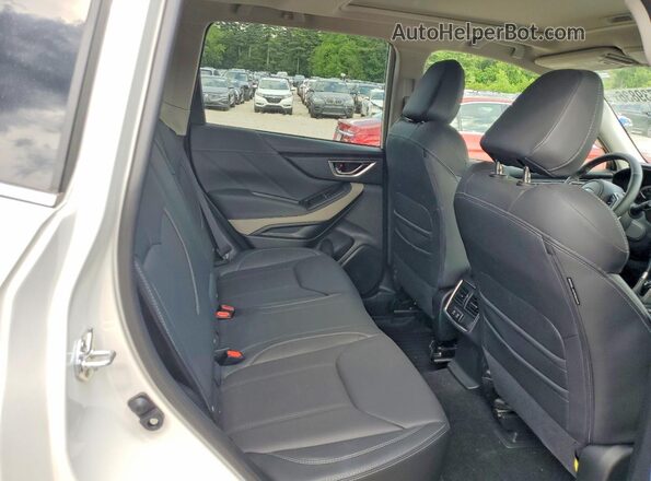JF2SKALC4RH456517 2024 SUBARU FORESTER White Вид задньої частини салону