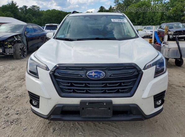 JF2SKALC4RH456517 2024 SUBARU FORESTER White Вид спереду