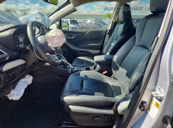 JF2SKALC5RH466182 2024 SUBARU FORESTER Silver Вид салону спереду
