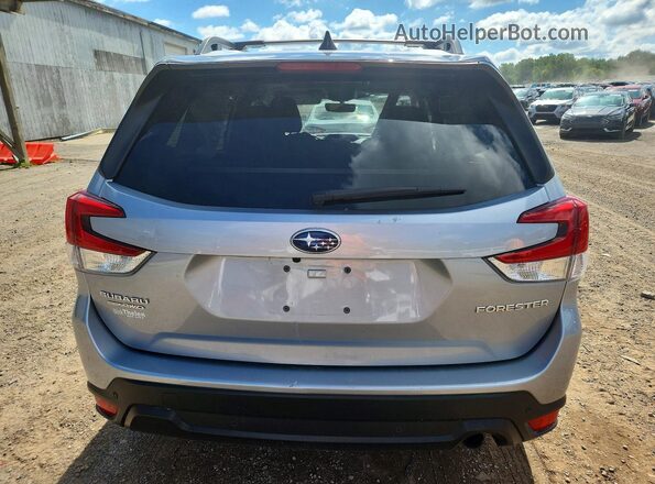 JF2SKALC5RH466182 2024 SUBARU FORESTER Silver Вид ззаду