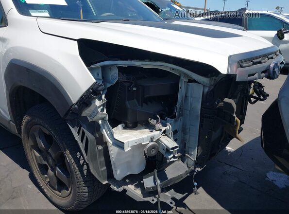 JF2SKAMC0NH418193 2022 SUBARU FORESTER White Vista frontal