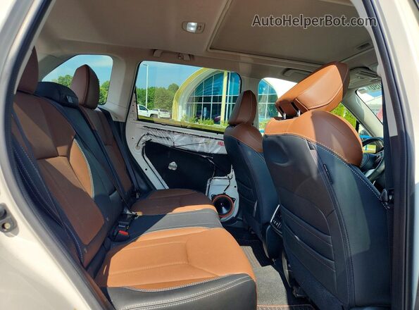 JF2SKAMC0RH413128 2024 SUBARU FORESTER White Rear interior view