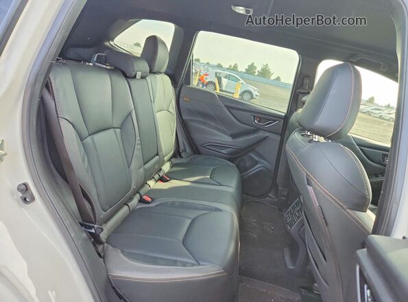 JF2SKAMC1NH415853 2022 SUBARU FORESTER White Vista interior trasera