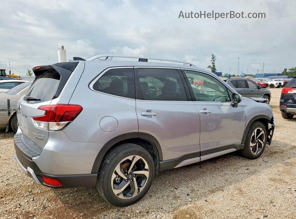 JF2SKAMC1RH470258 2024 SUBARU FORESTER Серебряный Задняя правая четверть
