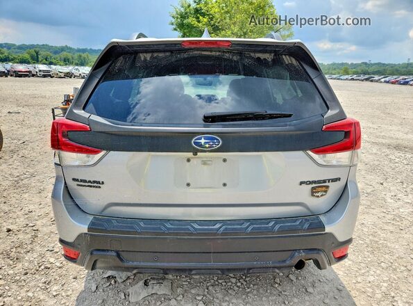 JF2SKAMC6NH514846 2022 SUBARU FORESTER Silver Rear view