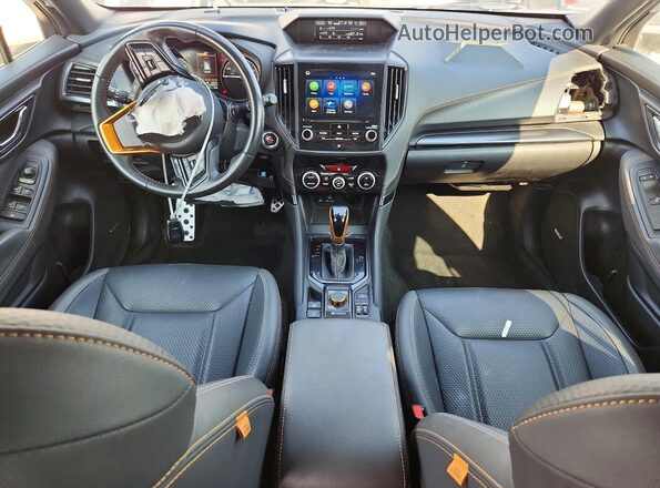 JF2SKAMC6NH514846 2022 SUBARU FORESTER Silver Dashboard view
