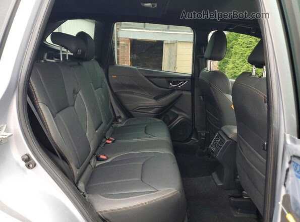 JF2SKAMCXNH424597 2022 SUBARU FORESTER Серебряный Вид задних сидений