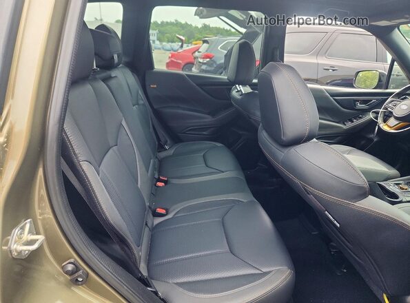 JF2SKAMCXNH436913 2022 SUBARU FORESTER Green Vista interior trasera