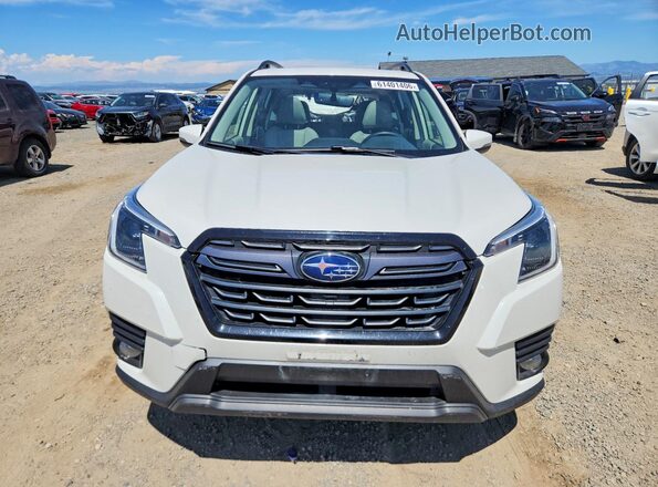 JF2SKANC3PH505846 2023 SUBARU FORESTER White Front view