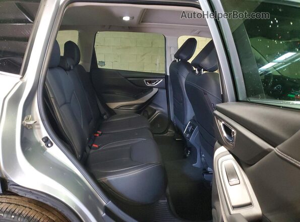 JF2SKAPC0NH472413 2022 SUBARU FORESTER Gray Rear interior view