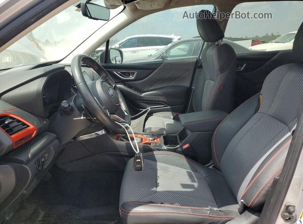 JF2SKAPC7KH557874 2019 SUBARU FORESTER Gray Вид салону спереду