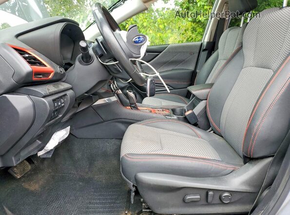 JF2SKARC9MH560159 2021 SUBARU FORESTER Silver წინა სალონის ხედი