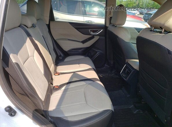 JF2SKASC0KH470504 2019 SUBARU FORESTER White Սալոնի հետևի տեսք