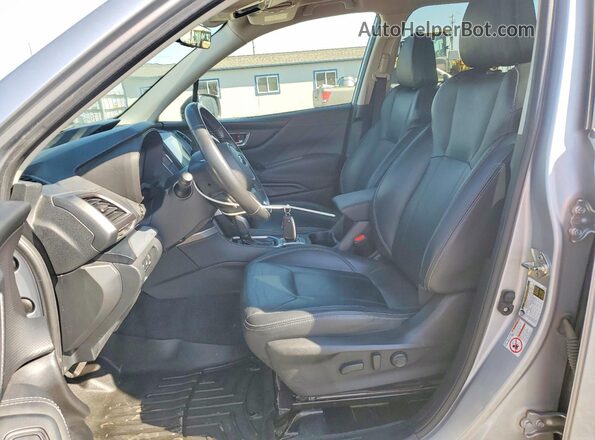 JF2SKASC4LH501626 2020 SUBARU FORESTER Silver Front interior view