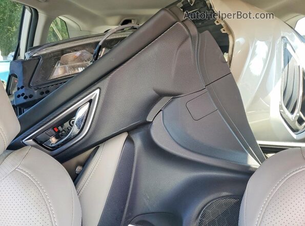 JF2SKASC4LH530480 2020 SUBARU FORESTER White Rear seats view
