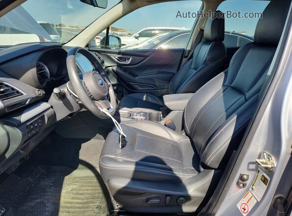JF2SKASC5KH460714 2019 SUBARU FORESTER Серебряный Вид салона спереди