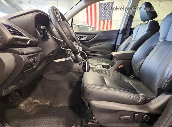 JF2SKAWC0KH409695 2019 SUBARU FORESTER Gray Front interior view