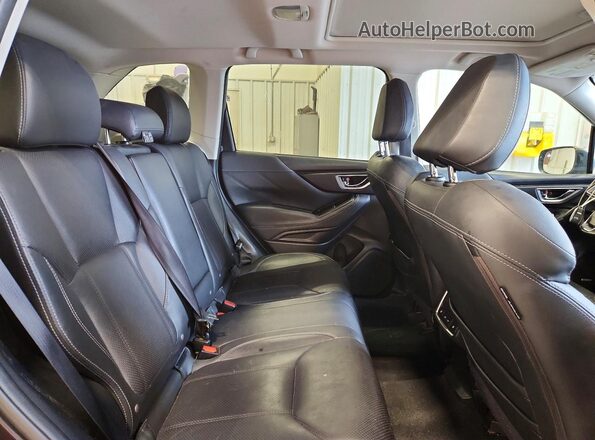 JF2SKAWC0KH409695 2019 SUBARU FORESTER Gray Rear interior view